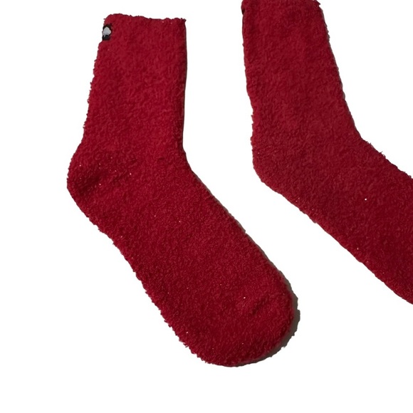 Aegean Apparel 2 Piece Cozy Set Red Silver Plush Blanket Wrap & Socks 25x80” NWT - Picture 10 of 16